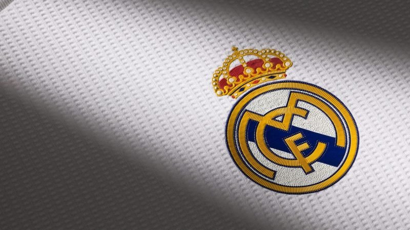 Giải mã ý nghĩa đằng sau logo các đội bóng La Liga - Logo của câu lạc bộ bóng đá Real Madrid