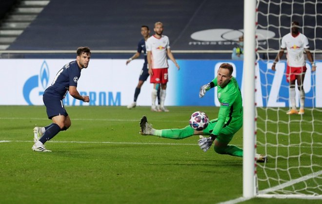 PSG tiếp tục có bàn thắng ở phút thứ 57 của trận đấu do công của Benat