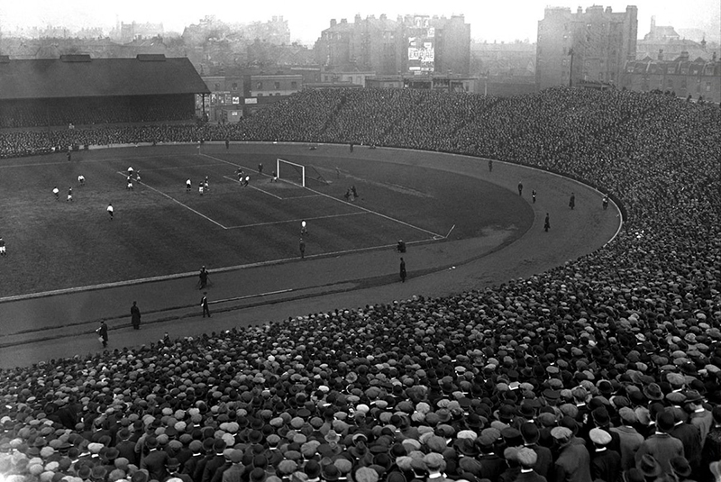 Quang cảnh sân Stamford Bridge vào năm 1905.