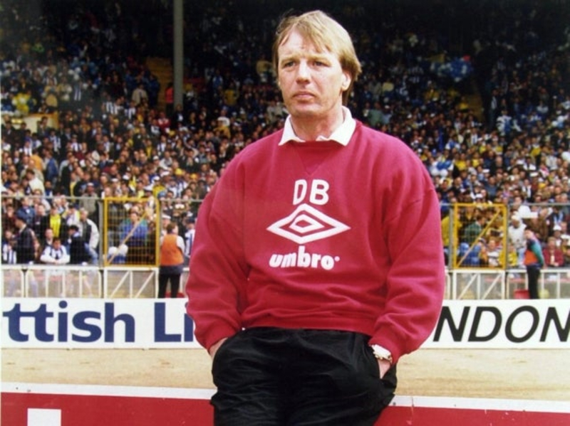 Dave Bassett khi còn làm huấn luyện viên Sheffield United