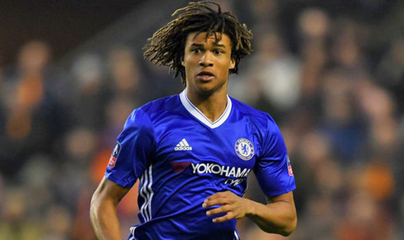 Ra mắt Chelsea khi mới chỉ 17 tuổi