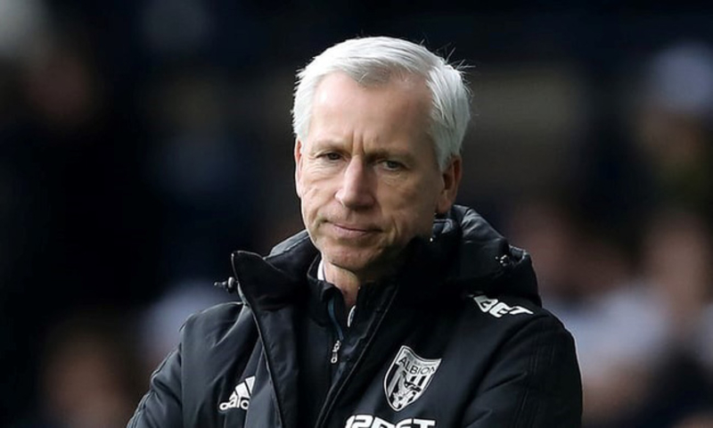 Alan Pardew không để lại nhiều ấn tượng khi dẫn dắt West Bromwich Albion