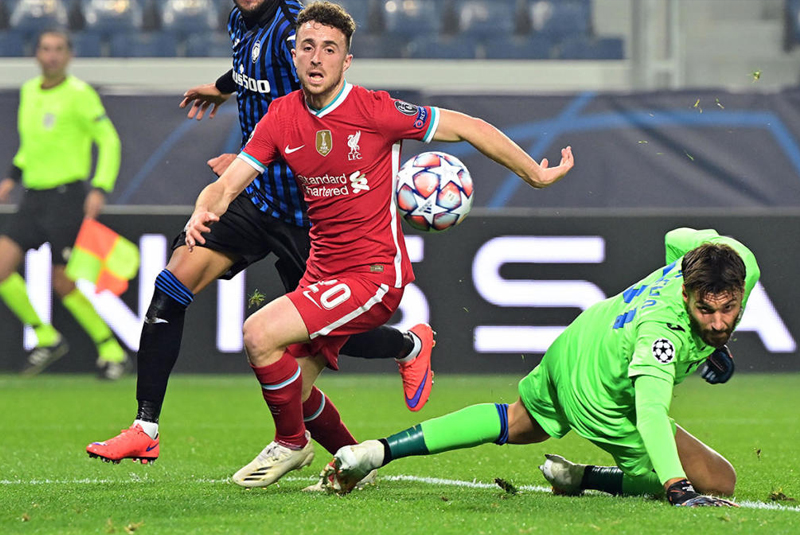 Diogo Jota tỏa sáng rực rỡ với cú đúp ngay trong hiệp 1 trận Atalanta vs Liverpool