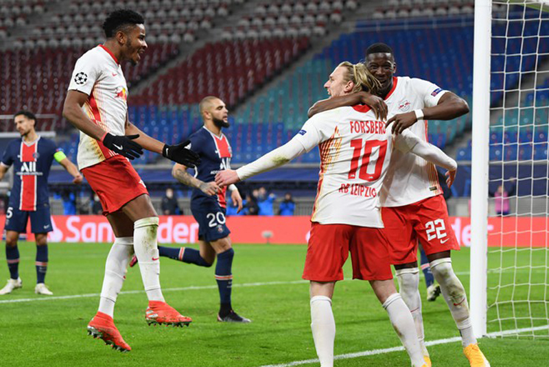 RB Leipzig vs PSG – Forsberg nâng tỉ số lên 2-1 cho chủ nhà sau pha sút 11m thành công