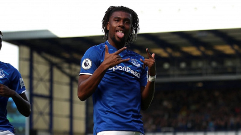 Hiện nay, Iwobi khoác áo Everton để tìm lại phong độ của bản thân