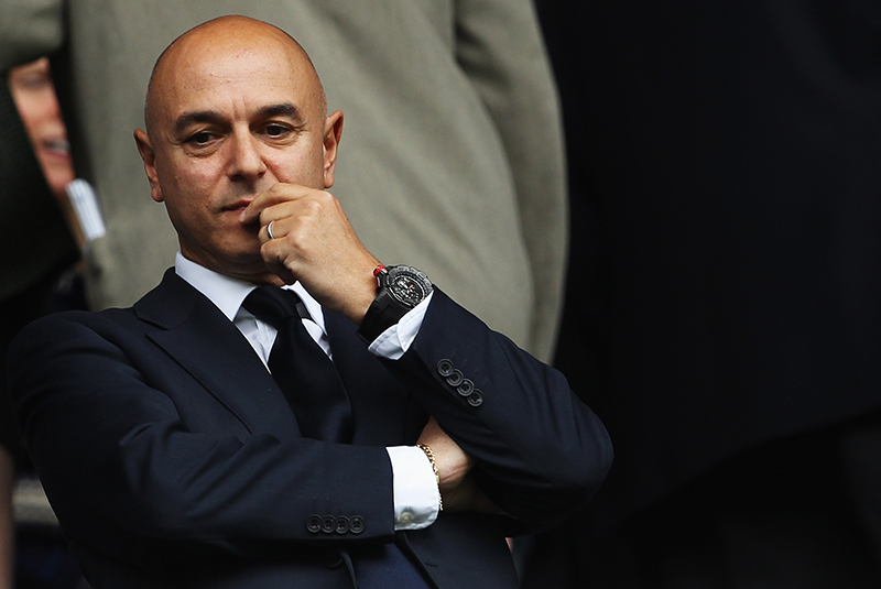 Năm 2001, Daniel Levy chính thức trở thành chủ tịch Tottenham