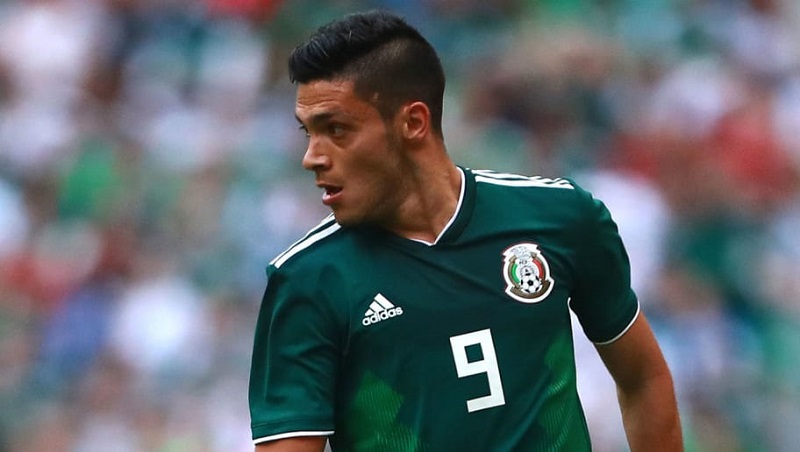 Thi đấu cùng đội tuyển Mexico từ năm 2013, dù không có nhiều thành tích nhưng Jimenez luôn biết để lại dấu ấn bằng cách ghi những bàn thắng đẹp mắt