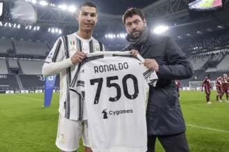 Ronaldo 750 bàn