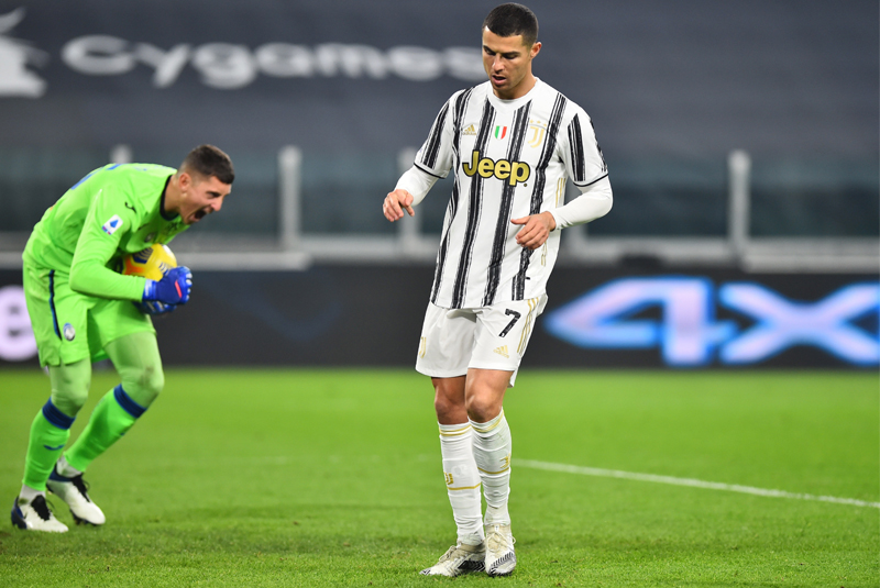 Ronaldo hỏng pen, Morata bỏ lỡ không tưởng khiến Juventus đứt mạch chiến thắng