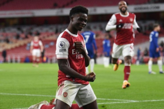 Bukayo Saka lập siêu phẩm, cầu thủ Chelsea bảo "ăn rùa" | Hình 21