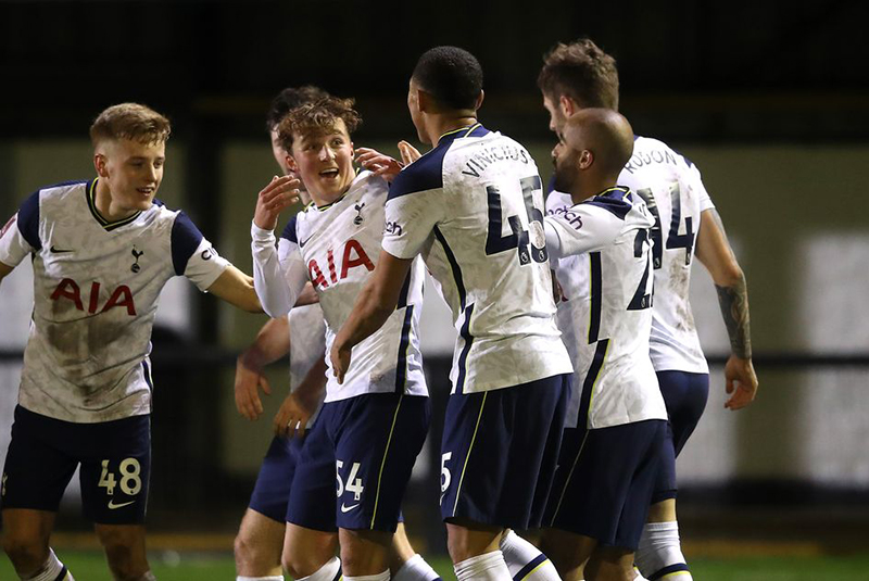 Alfie Devine ấn định chiến thắng 5-0 cho Tottenham tại vòng 3 FA Cup