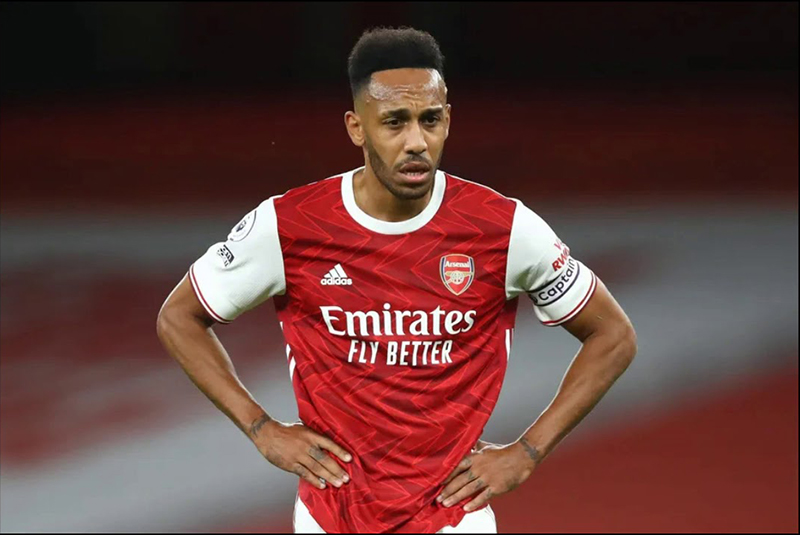 Aubameyang liên tục bỏ lỡ các cơ hội ngon ăn trong hiệp 1 trận Arsenal vs Newcastle