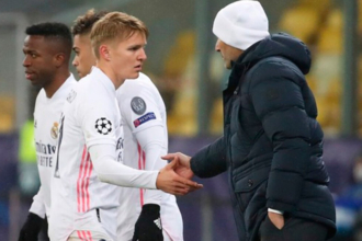 Martin Odegaard “bóc phốt” Real Madrid dung túng trụ cột chèn ép măng non