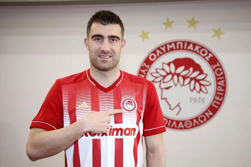 Sokratis gia nhập Olympiakos