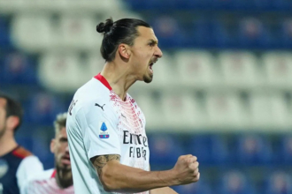 Ibrahimovic đạt đến kỷ lục mà Ronaldo không thể có được