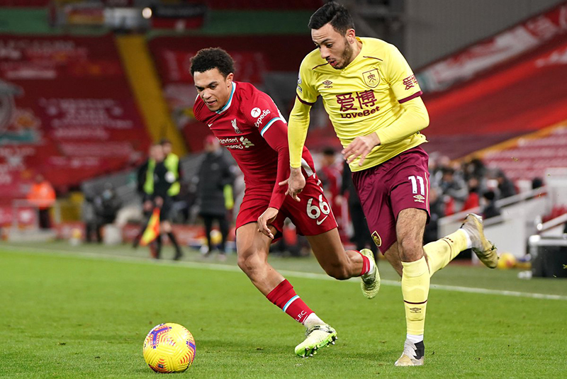 90 phút vừa qua, McNeil đã làm được điều mà các CĐV Liverpool trông đợi ở Trent Alexander-Arnold