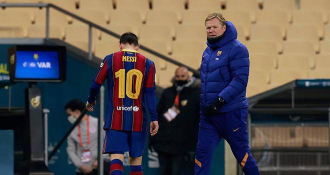 Messi lần đầu phải đuổi khỏi sân sau 17 năm khoác áo Barcelona