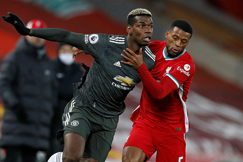 Pogba chơi khá ổn dù bị xếp đá trái kèo