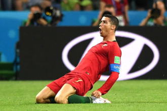 Cầu thủ lớn tuổi nhất lập hat-trick một kỳ World Cup - Cristiano Ronaldo