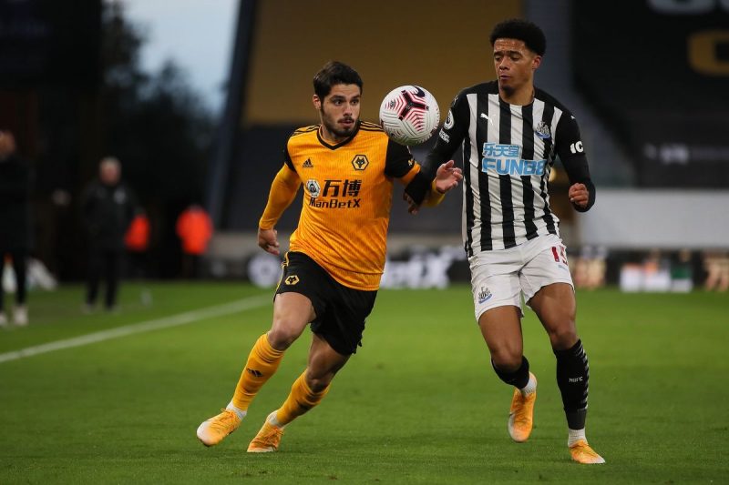 Newcastle và wolverhampton có một trận đấu căng thẳng