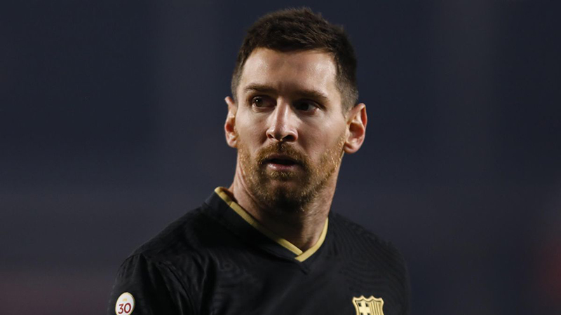 Pique vừa trấn an các cule khi tuyên bố Messi đang hạnh phúc tại Barca