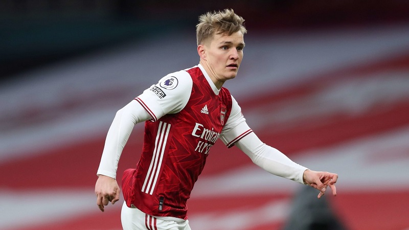 Việc Martin Odegaard không tỏ rõ mong muốn chơi bóng cho Real Madrid đã khiến BLĐ Los Blancos phật lòng