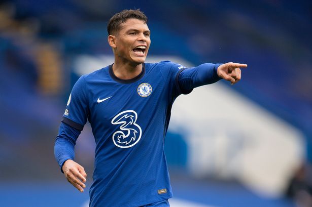 Thiago Silva trở lại rất kịp thời 