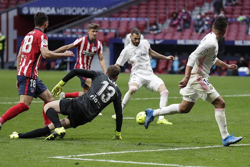 La Liga sau vòng 26: Derby Madrid bất phân thắng bại, Barca đắc lợi | Hình 23