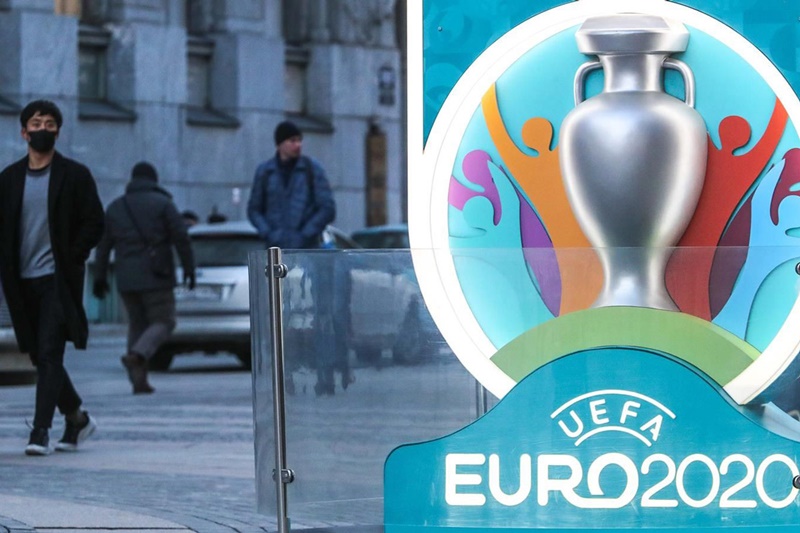 Đại dịch COVID-19 khiến EURO 2020 bị hoãn lại 1 năm