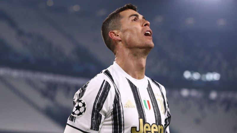 Juventus của Ronaldo sớm nói lời chia tay Champions League