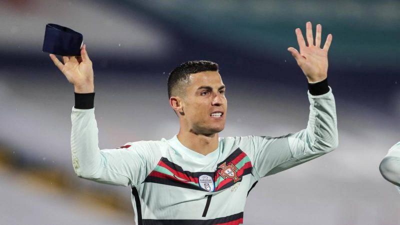 Ronaldo phản ứng mạnh mẽ khi bàn thắng bị từ chối