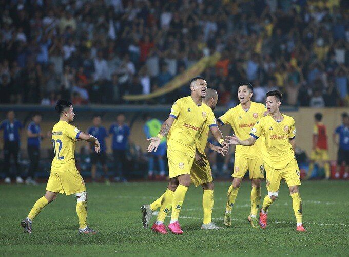 Nam Định lần đầu lọt top 6 đội mạnh nhất