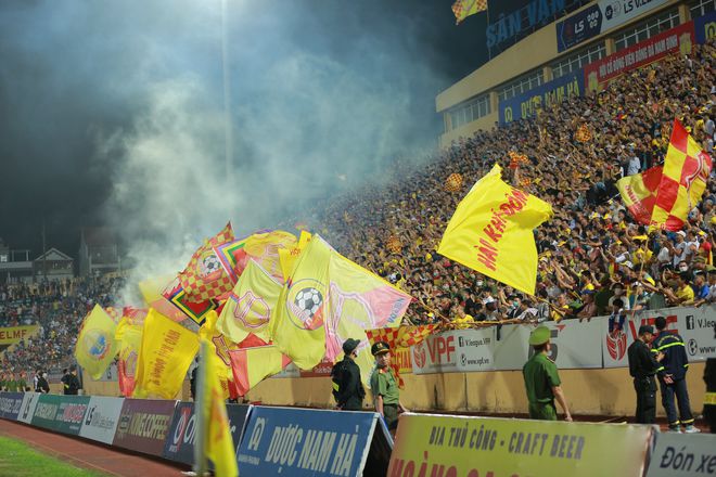 SVĐ Thiên Trường khai hội sau trận đấu muộn nhất vòng 7 V-League với SLNA