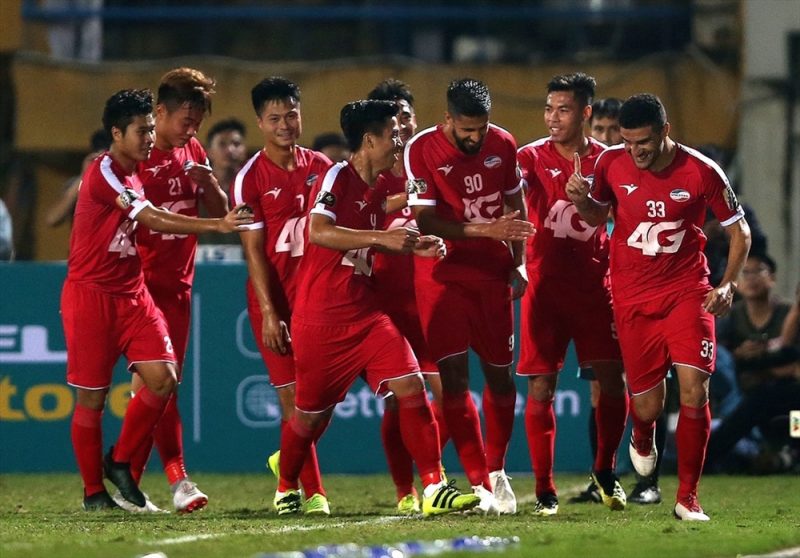 Vòng 7 V-League: HAGL tiếp tục bay cao, Nam Định tạo bất ngờ | Hình 10