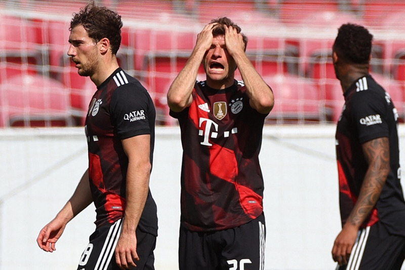 Bayern Munich bỏ lỡ cơ hội vô địch sớm Bundesliga