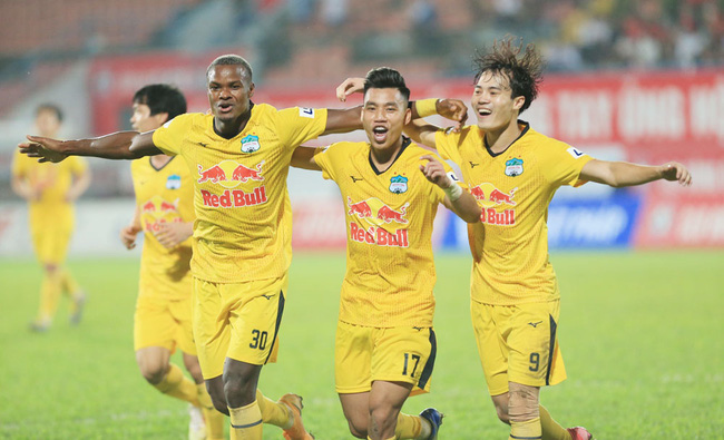 Vòng 7 V-League: HAGL tiếp tục bay cao, Nam Định tạo bất ngờ | Hình 1