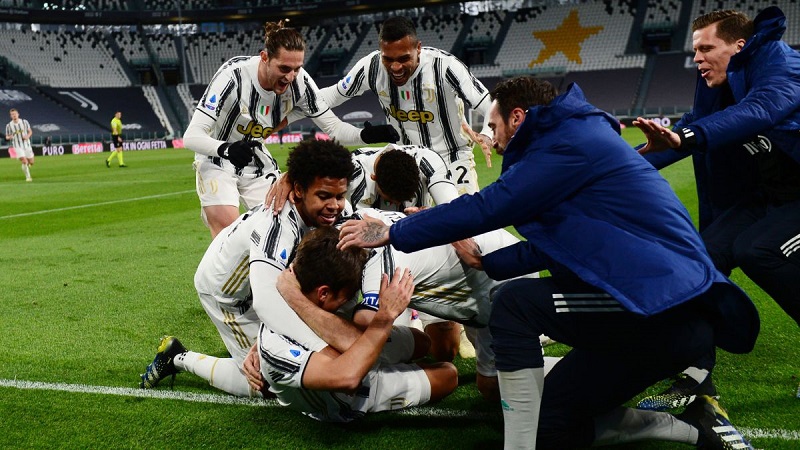 Juventus đã trở lại top 3 sau chiến thắng trước Napoli
