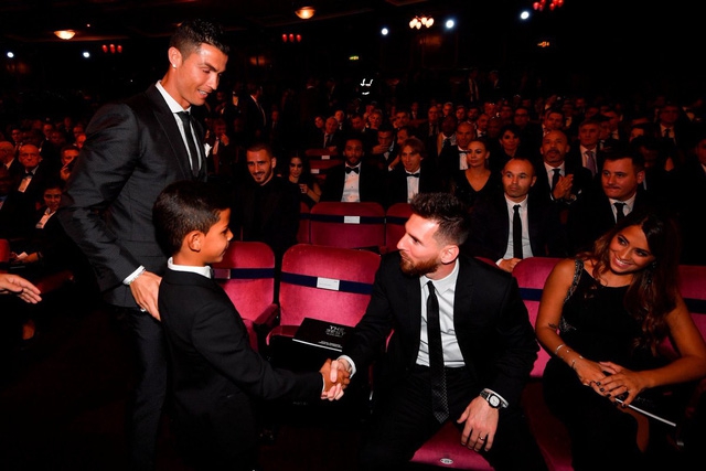 Ronaldo Jr là "Big fan" của Messi