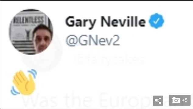 Icon vỗ tay đã nói lên tất cả cảm xúc của Gary Neville