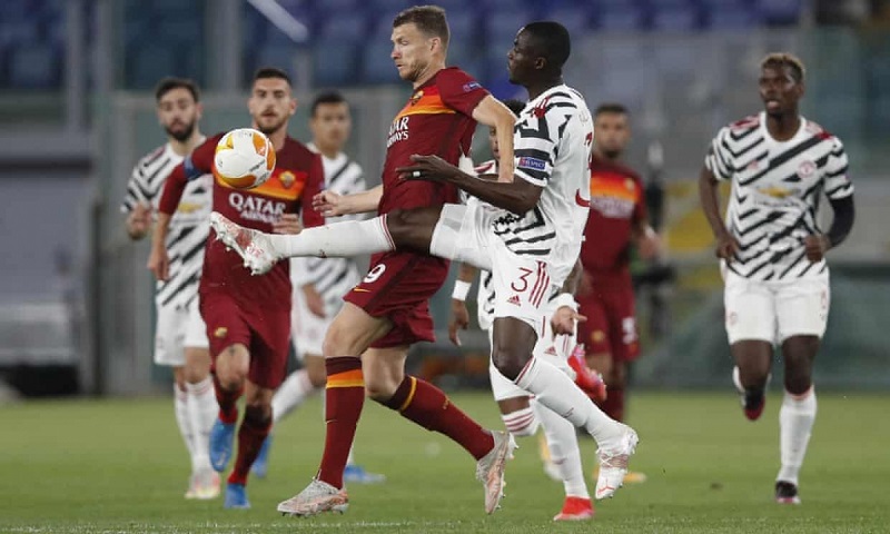 Roma thắng trận danh dự trước Man United