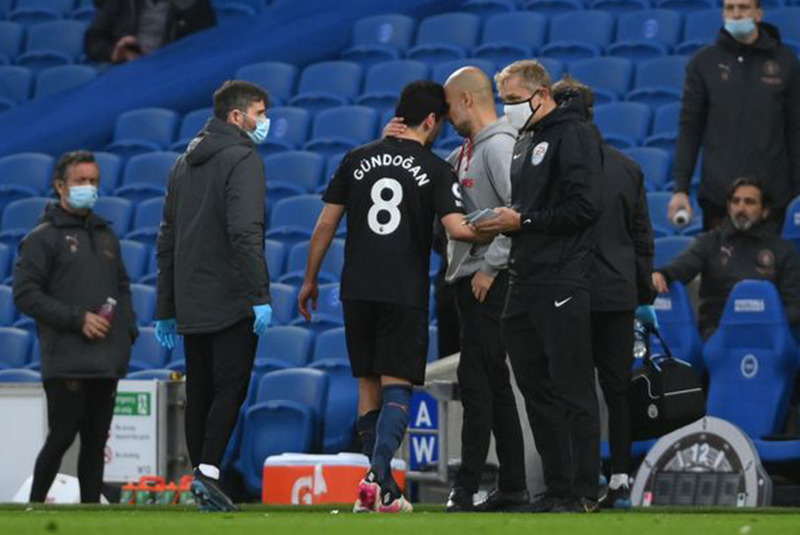 man City cũng lo sốt vó với chấn thương của Gundogan