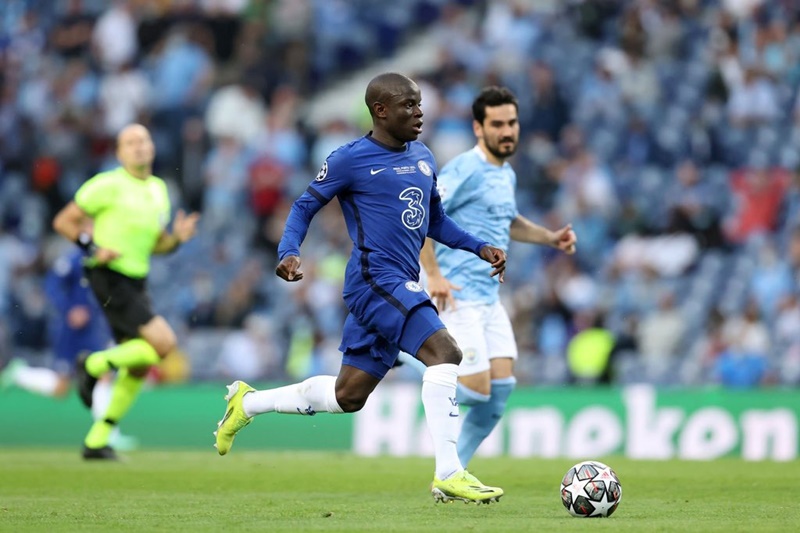 Kante bóp nghẹt hàng tiền vệ Man City