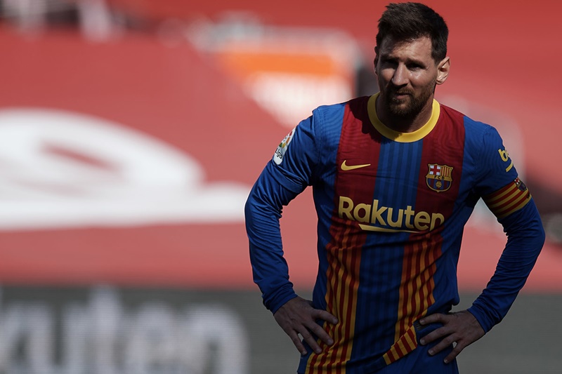 Vì Laporta, Messi sẽ gia hạn với Barca?