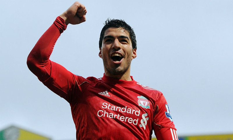 Dù rời sân Anfield đã lâu nhưng CĐV Liverpool vẫn mong ngóng ngày Luis Suarez trở về