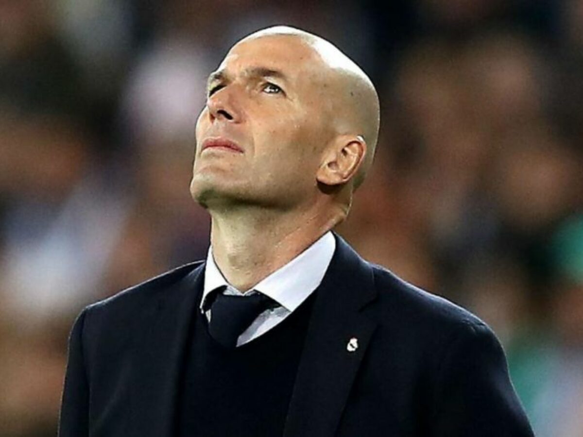 HLV Zinedine Zidane đã suy nghĩ rất kỹ trước khi quyết định rời Real Madrid hè này