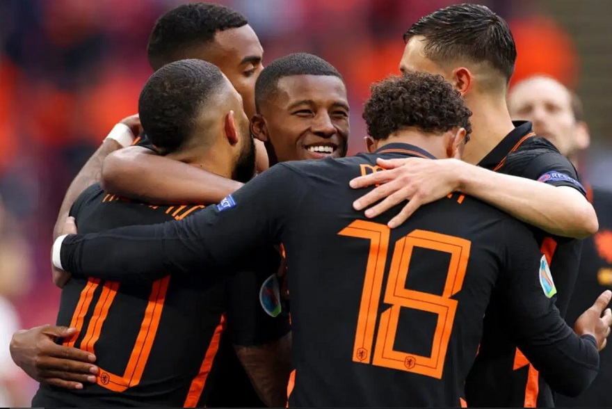 Hà Lan đang chơi rất hay nhờ phong độ cao của Wijnaldum và đồng đội