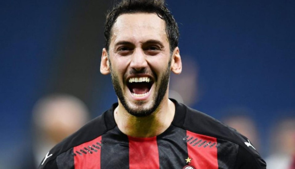 Hakan Calhanoglu sẽ khoác áo Inter Milan