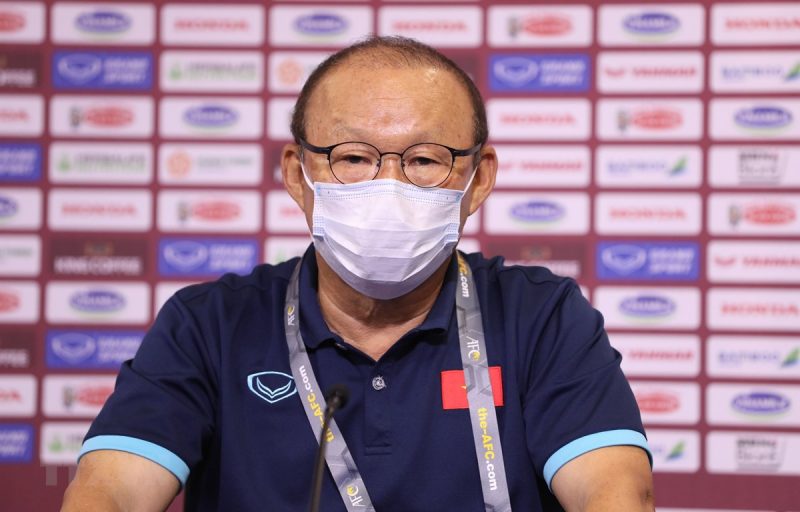 HLV Park Hang Seo bị cấm chỉ đạo trong trận đấu cuối cùng với UAE