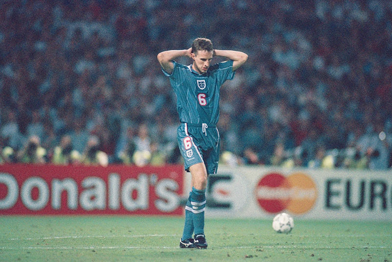 "Bóng ma" EURO 1996 khiến Southgate chịu rất nhiều áp lực từ truyền thông - Tất tần tật về Gareth Southgate - HLV tuyển Anh EURO 2021