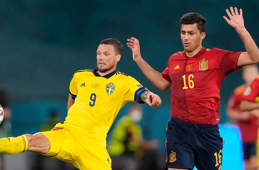 Lượt trận đầu tiên, đội tuyển Thụy Điển cầm hòa đội tuyển Tây Ban Nha với tỷ số 0-0